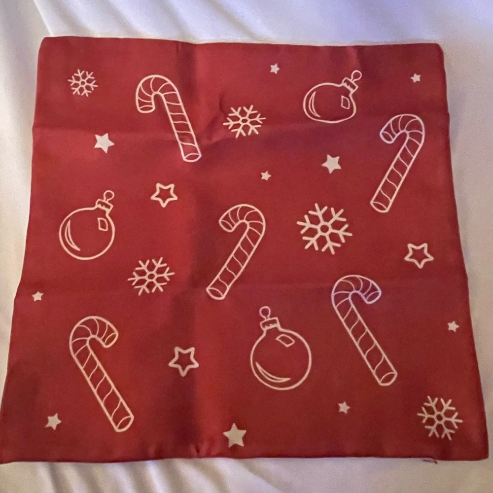 New Christmas Holiday Pillow Cover Set of 4 Different Christmas Patterns 18x18